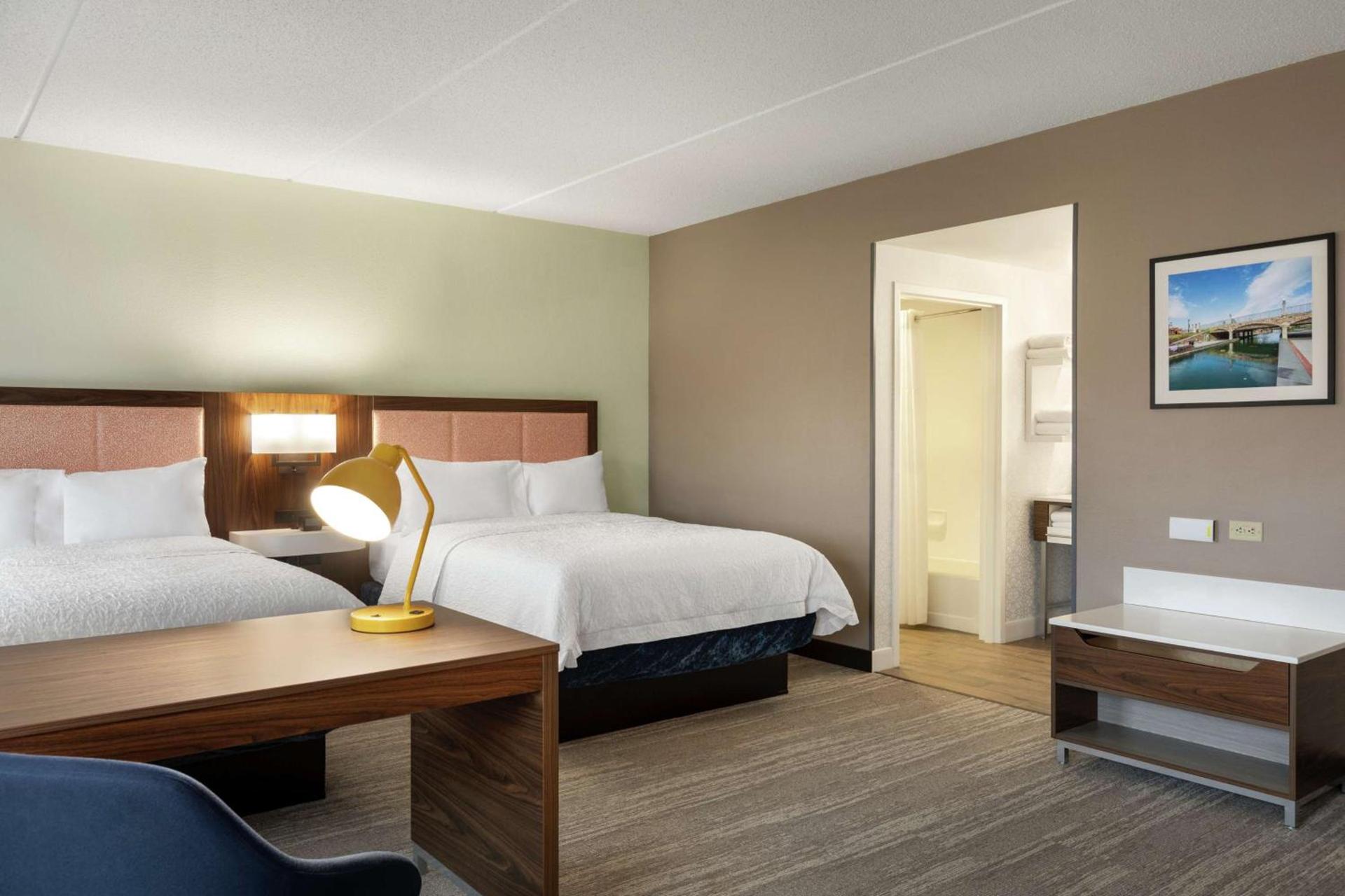 Hampton Inn & Suites Frederick/Fort Detrick photo 21