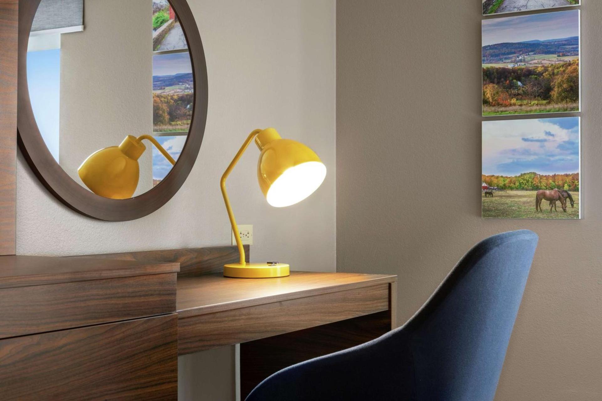 Hampton Inn & Suites Frederick/Fort Detrick photo 24