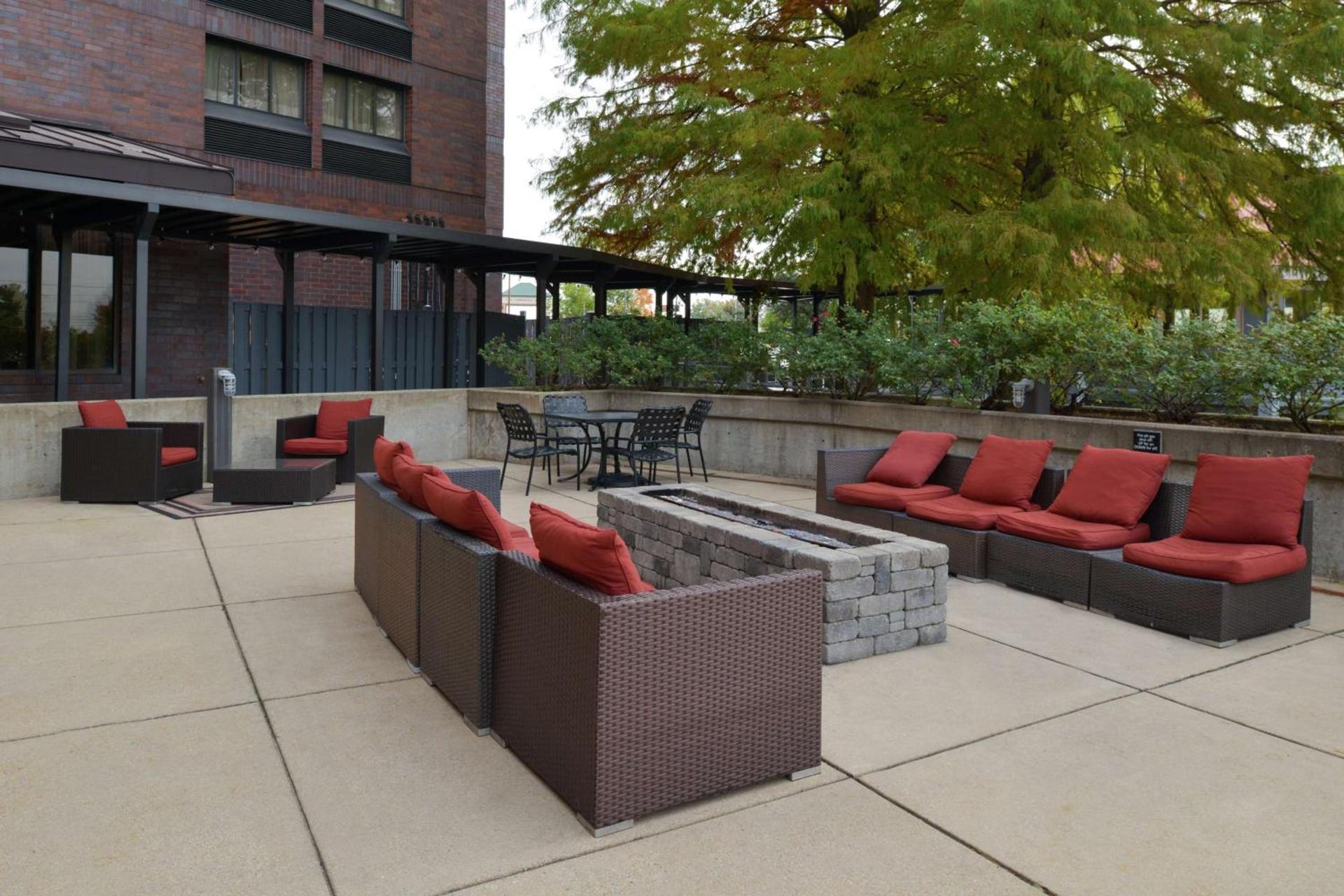 Hampton Inn Frederick photo 6