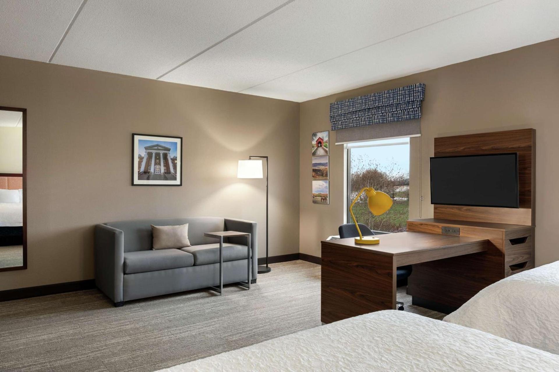Hampton Inn & Suites Frederick/Fort Detrick photo 26