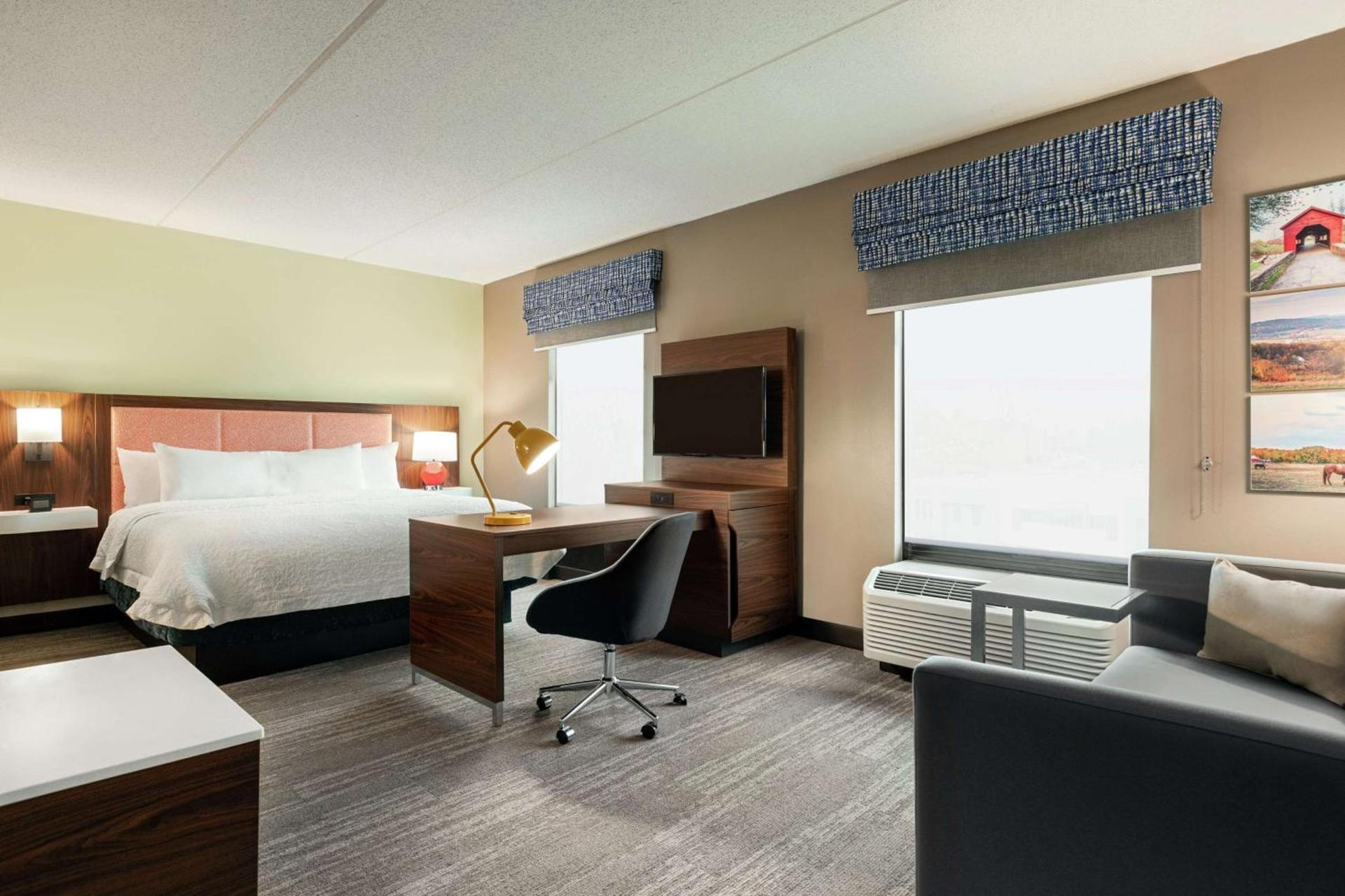 Hampton Inn & Suites Frederick/Fort Detrick photo 29
