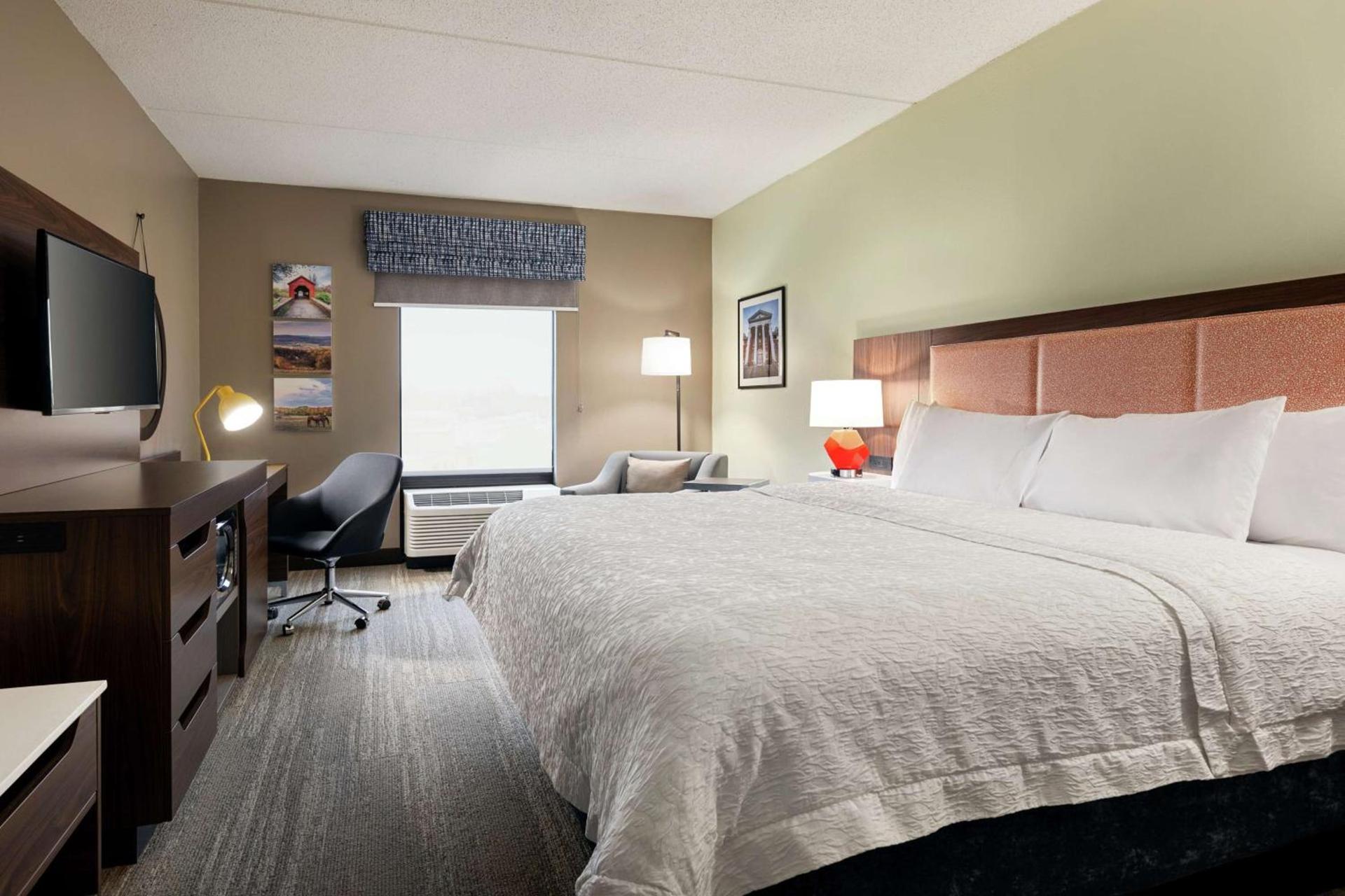Hampton Inn & Suites Frederick/Fort Detrick photo 32