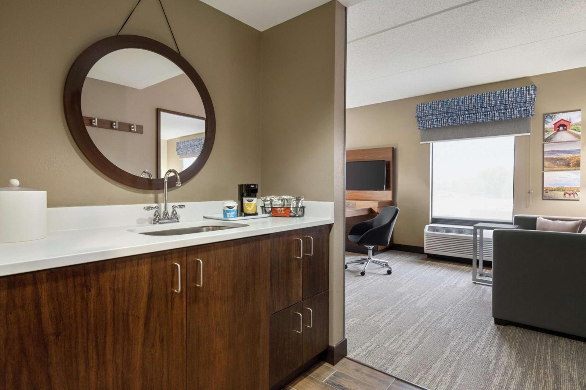 Hampton Inn & Suites Frederick/Fort Detrick photo 34