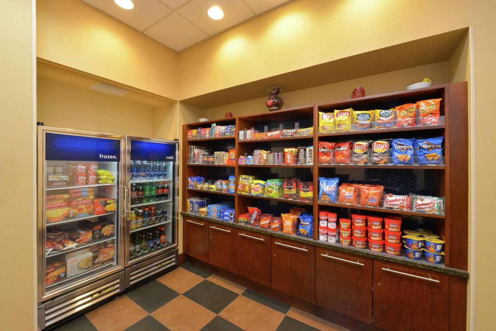 Hampton Inn Frederick photo 12