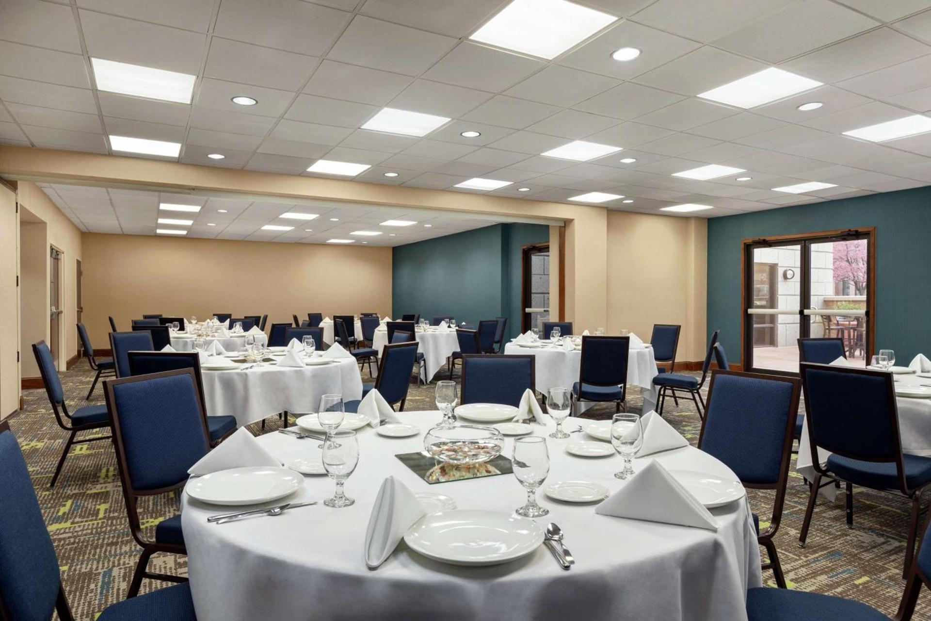 Hampton Inn & Suites Frederick/Fort Detrick photo 38