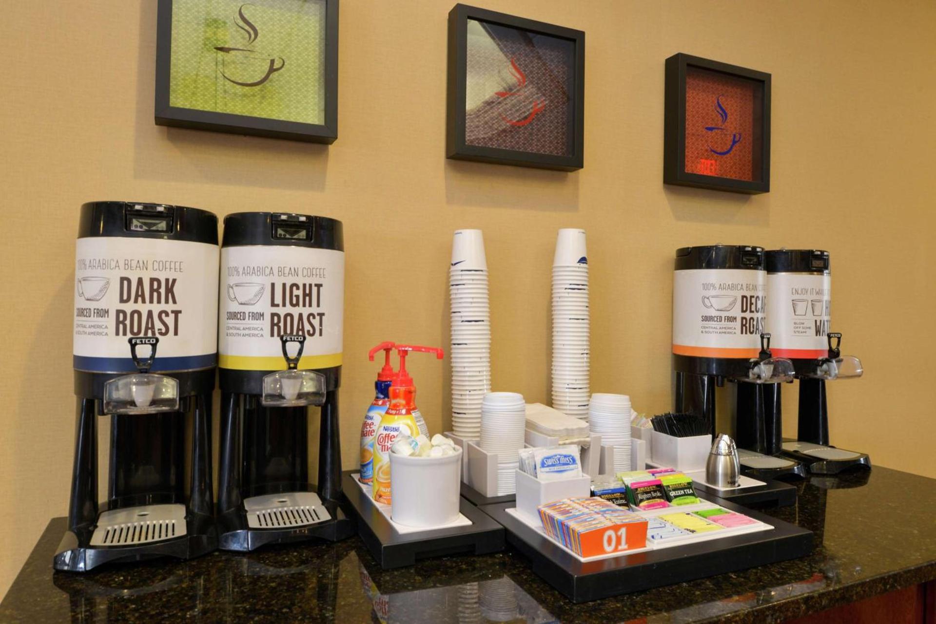 Hampton Inn Frederick photo 16