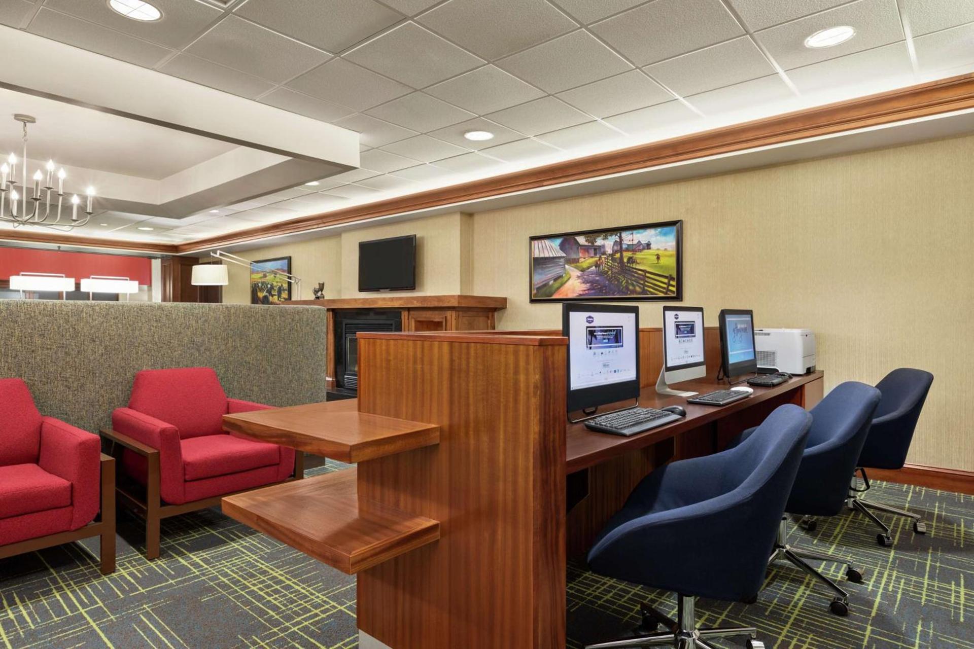 Hampton Inn & Suites Frederick/Fort Detrick photo 41