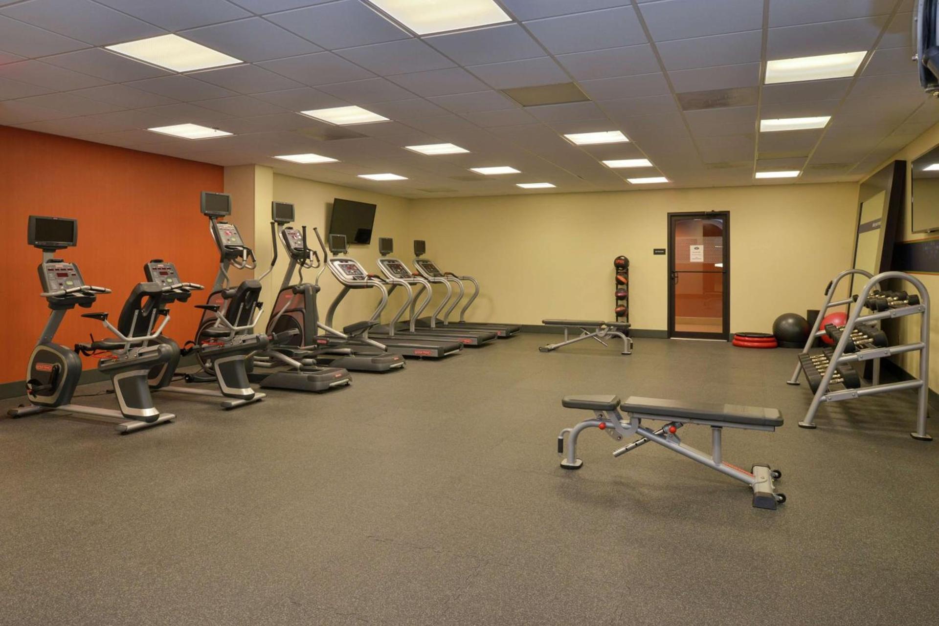 Hampton Inn Frederick photo 24
