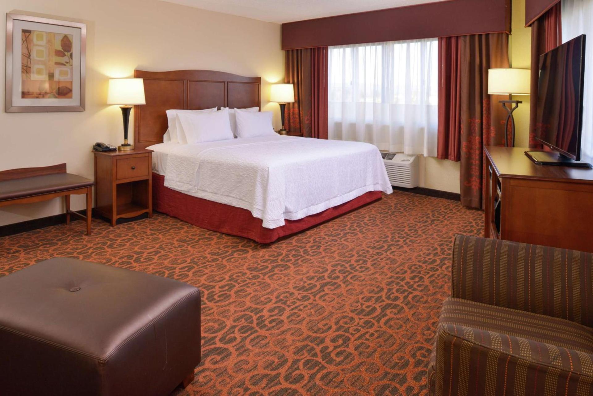 Hampton Inn Frederick photo 25