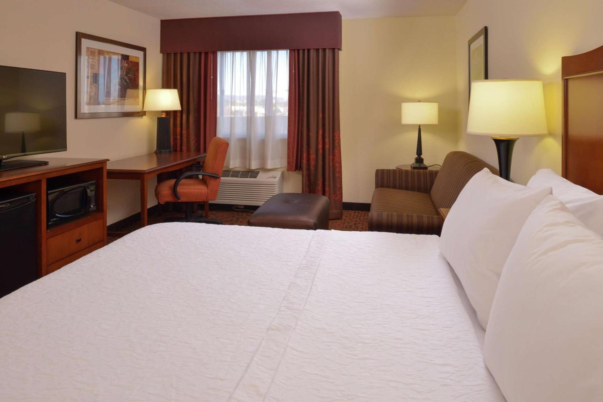 Hampton Inn Frederick photo 27