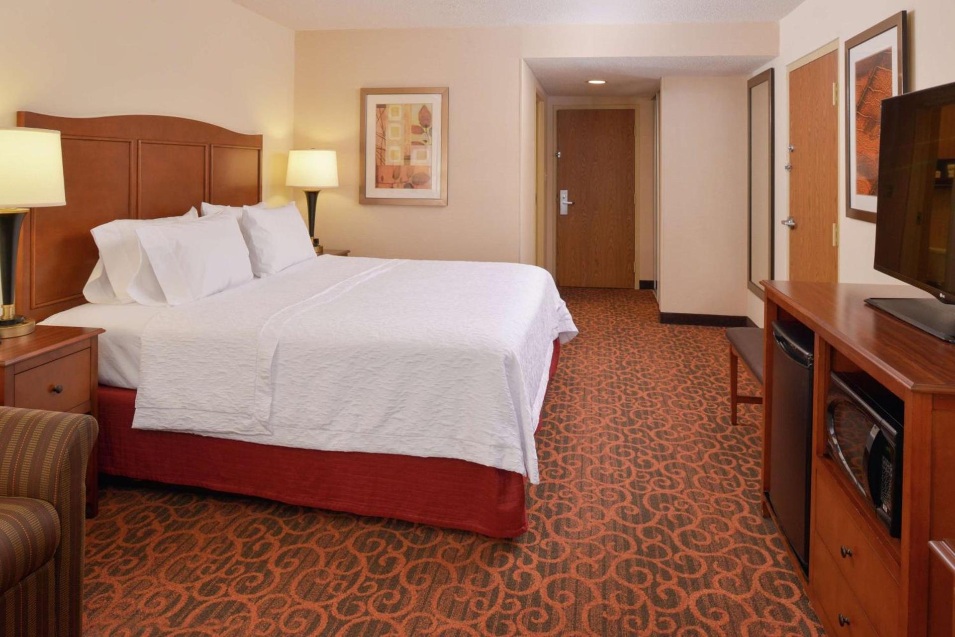 Hampton Inn Frederick photo 29
