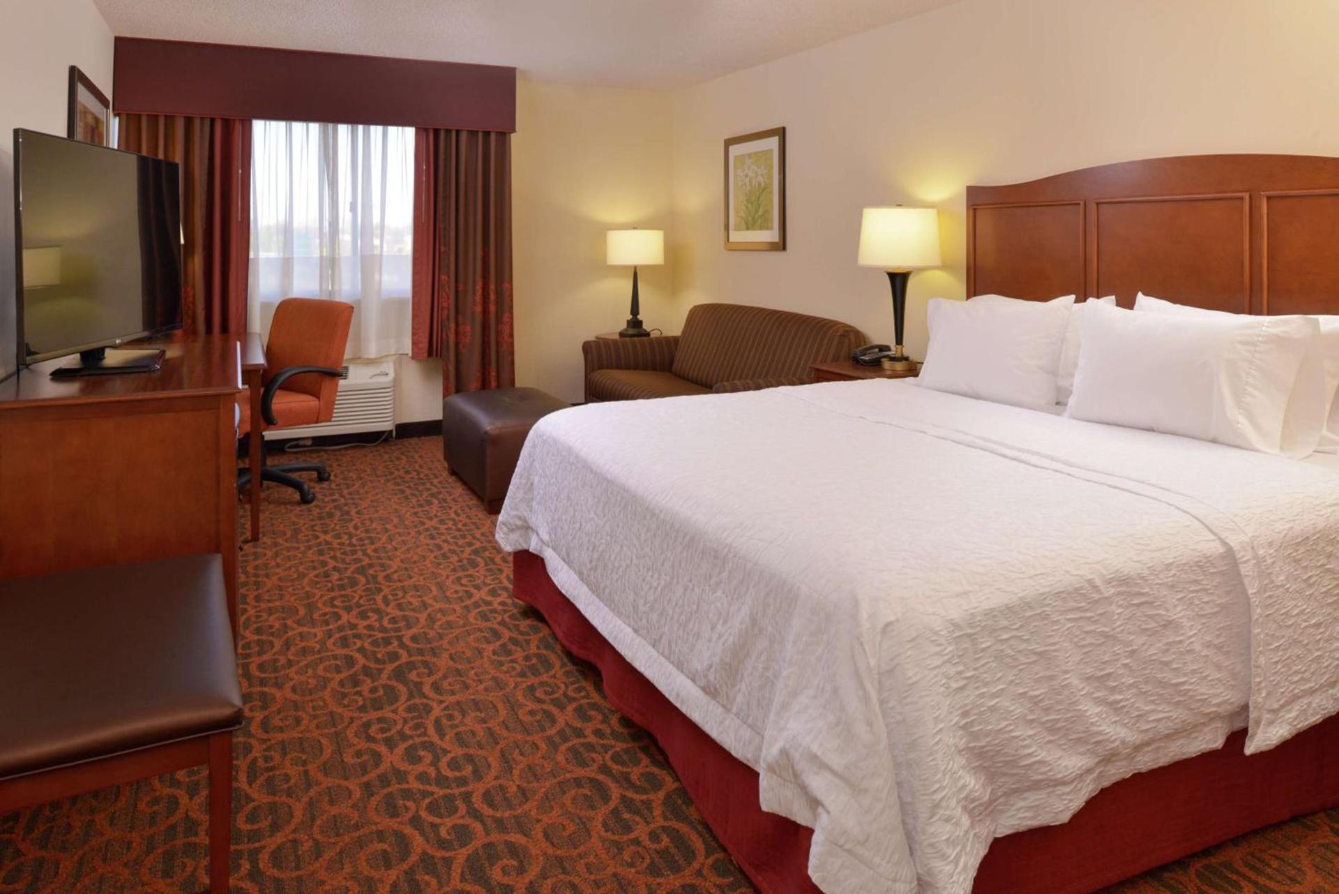 Hampton Inn Frederick photo 30