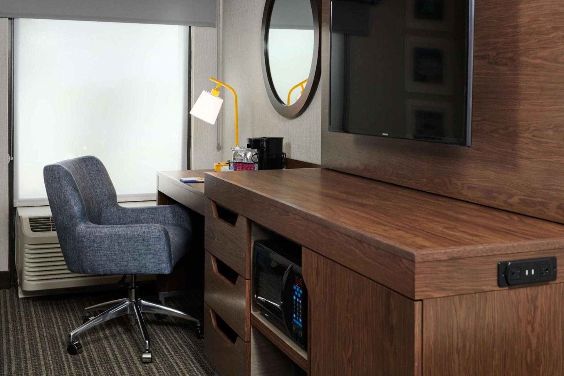 Hampton Inn Fairfax City photo 16