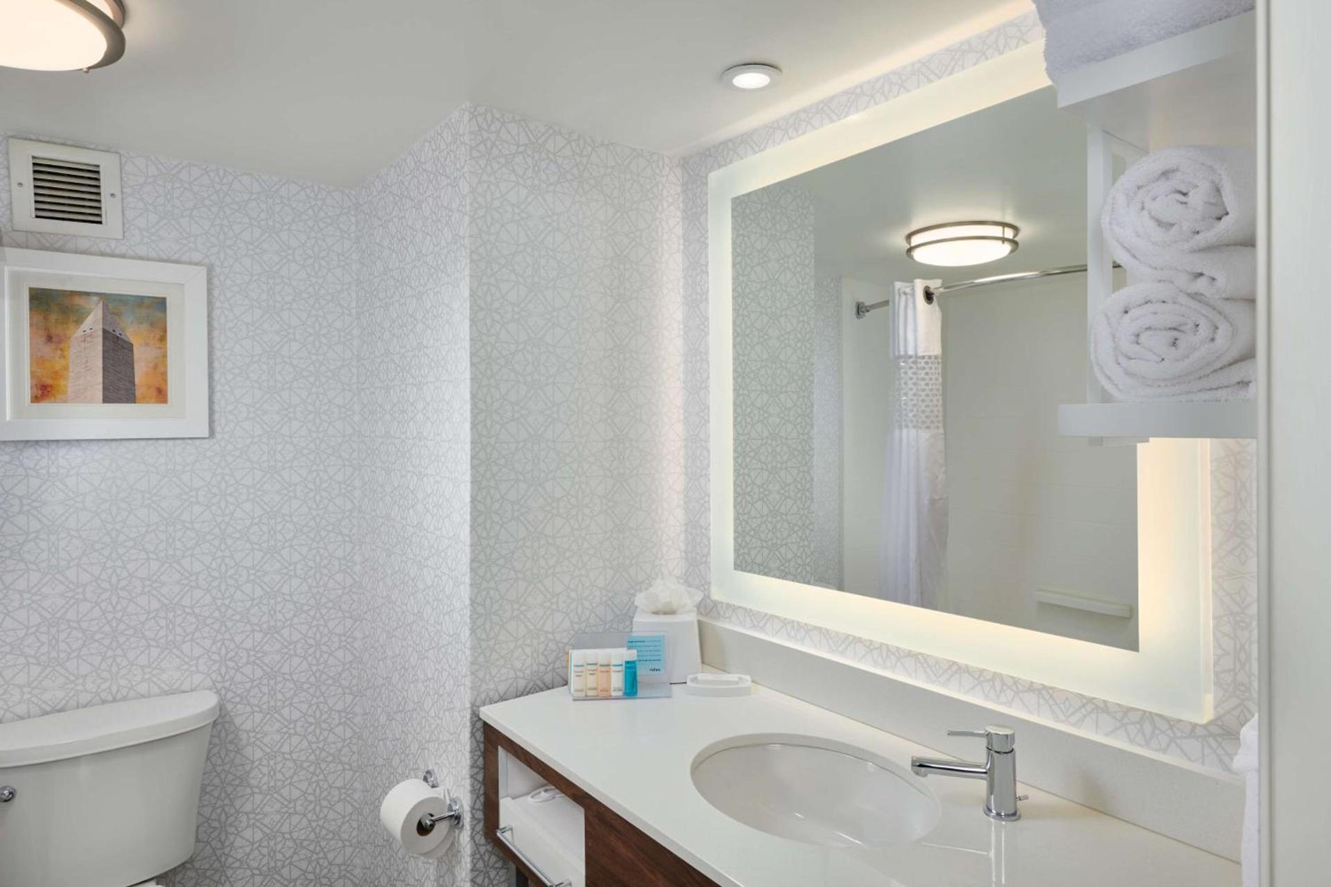 Hampton Inn Fairfax City photo 18