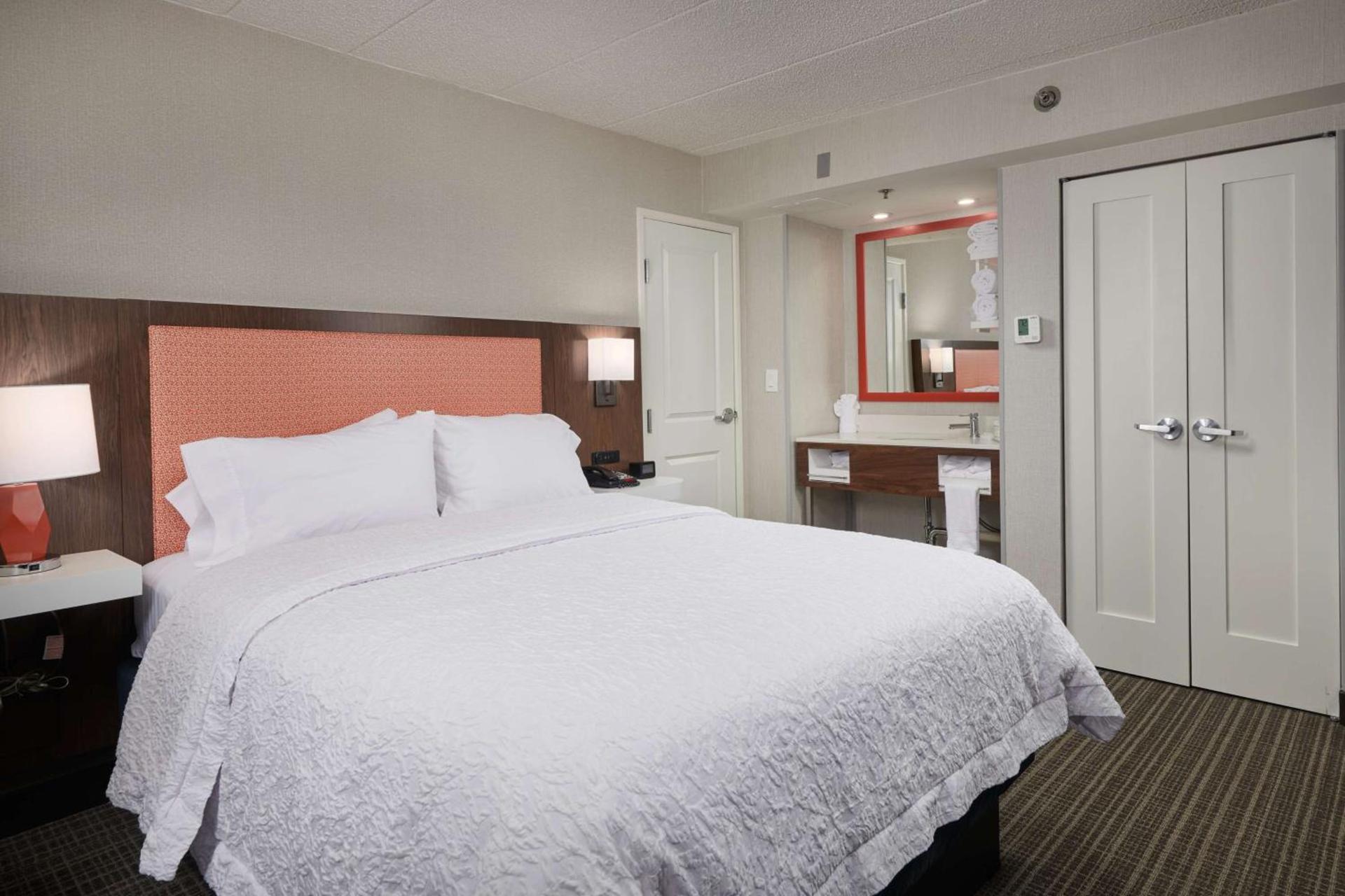 Hampton Inn Fairfax City photo 19