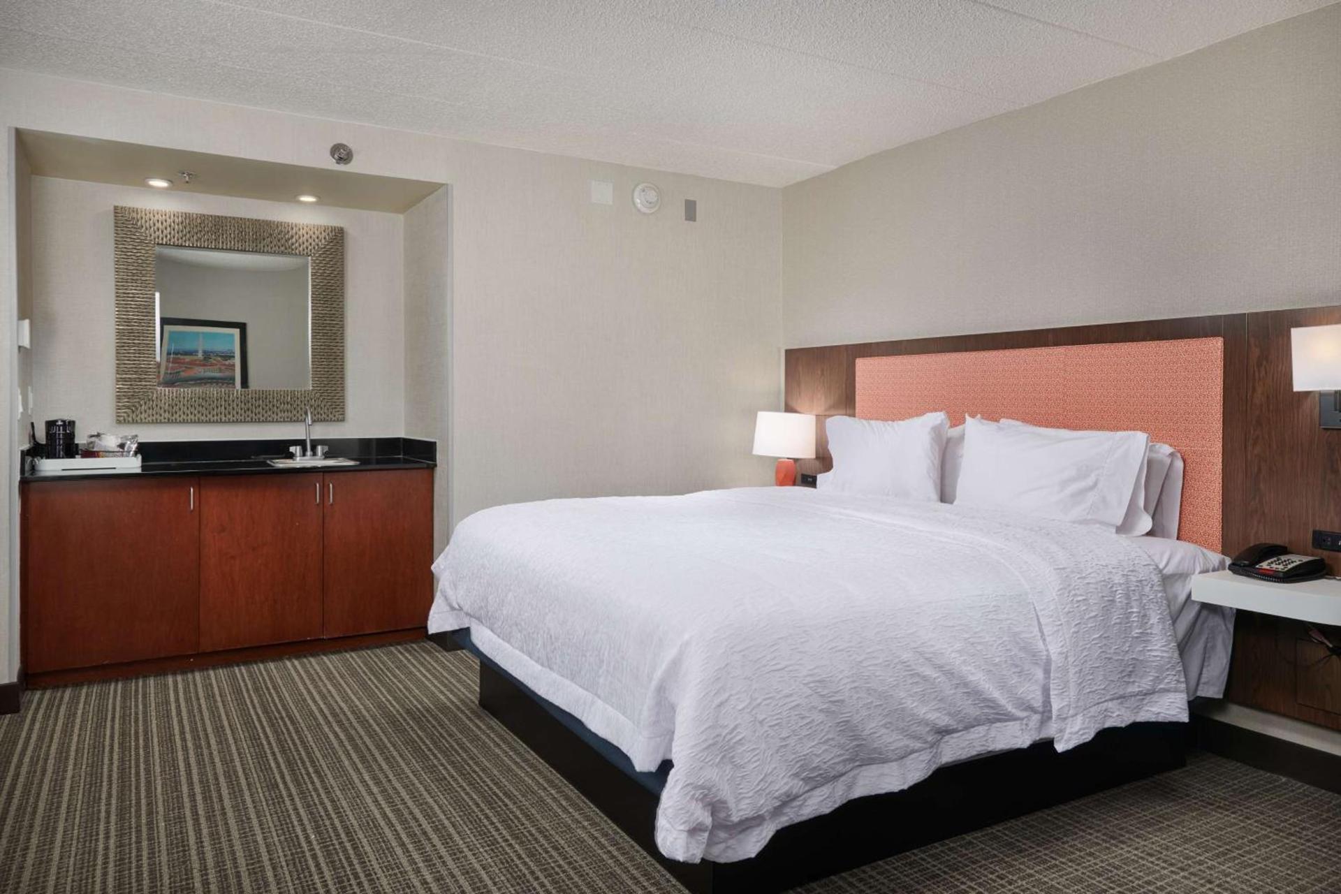 Hampton Inn Fairfax City photo 24