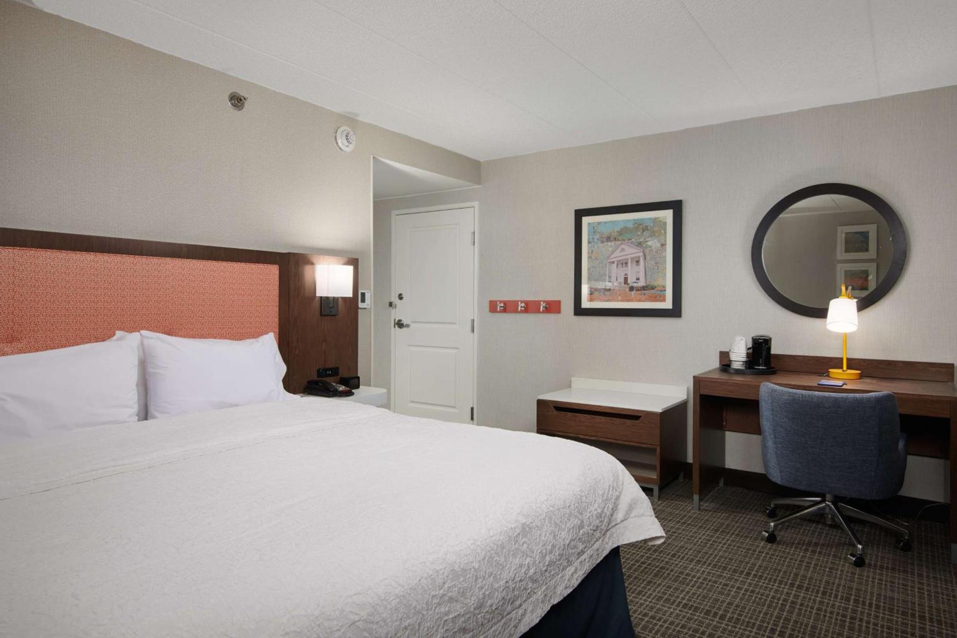 Hampton Inn Fairfax City photo 33
