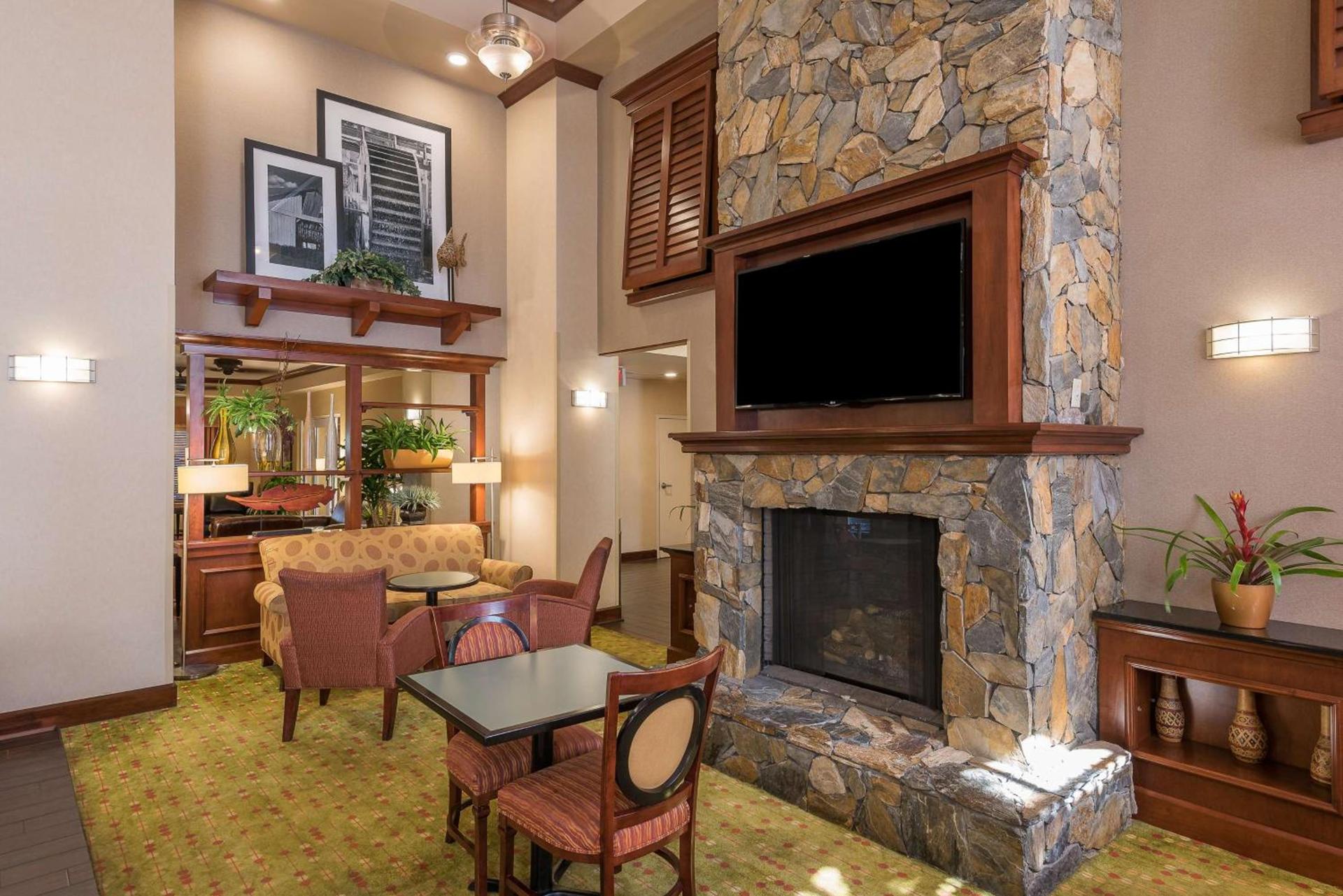 Hampton Inn & Suites Florence-North-I-95 photo 9