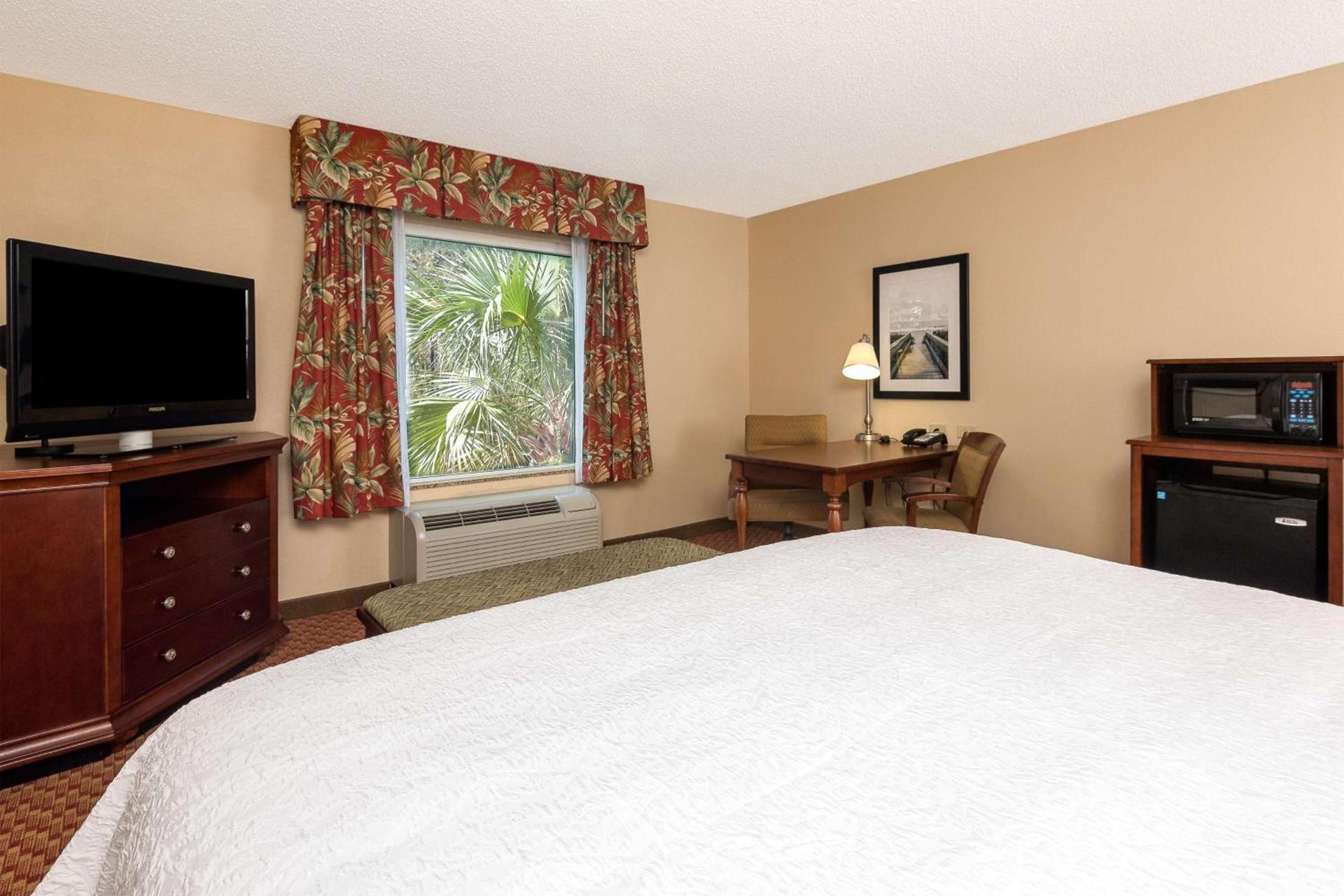 Hampton Inn & Suites Florence-North-I-95 photo 17