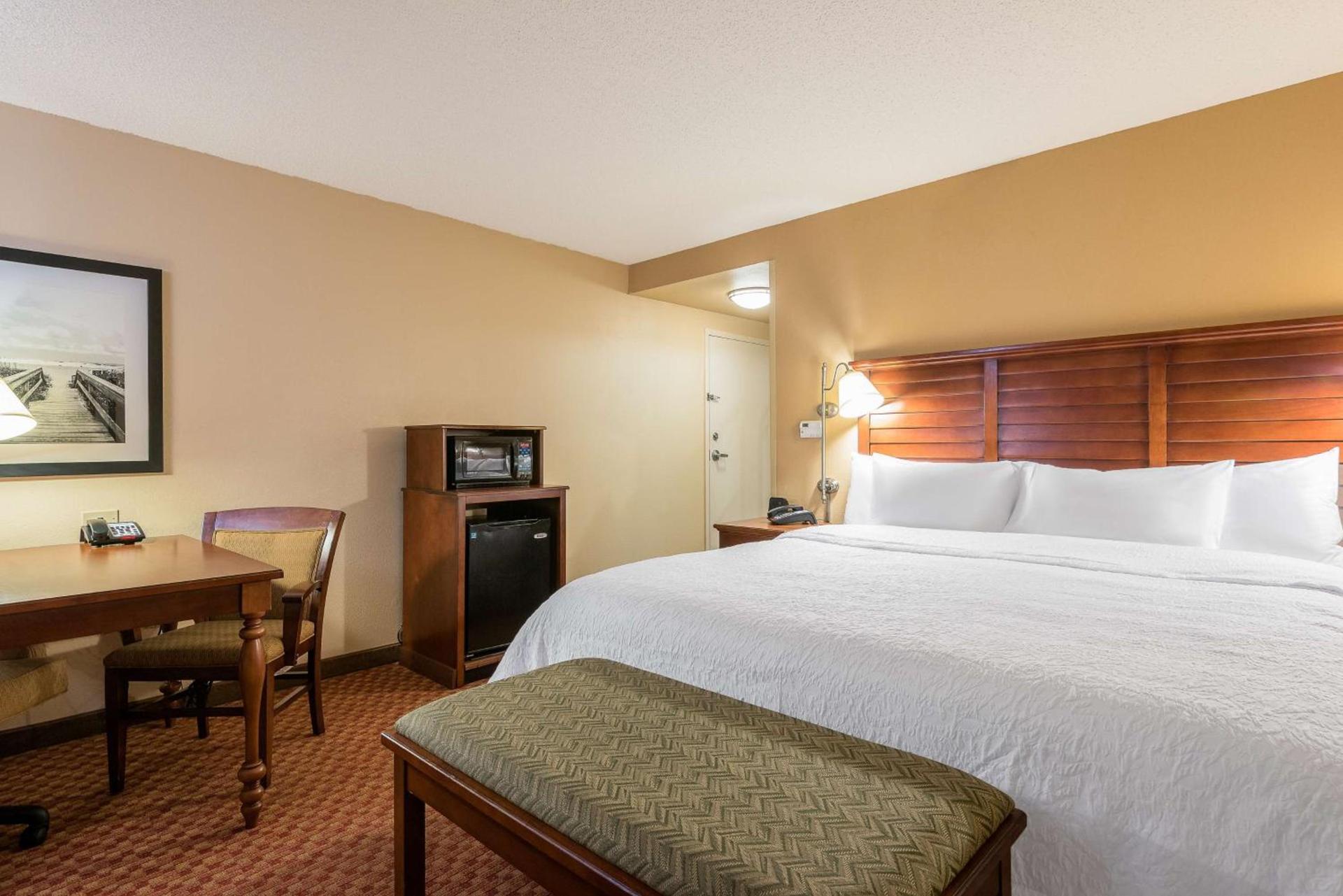 Hampton Inn & Suites Florence-North-I-95 photo 15