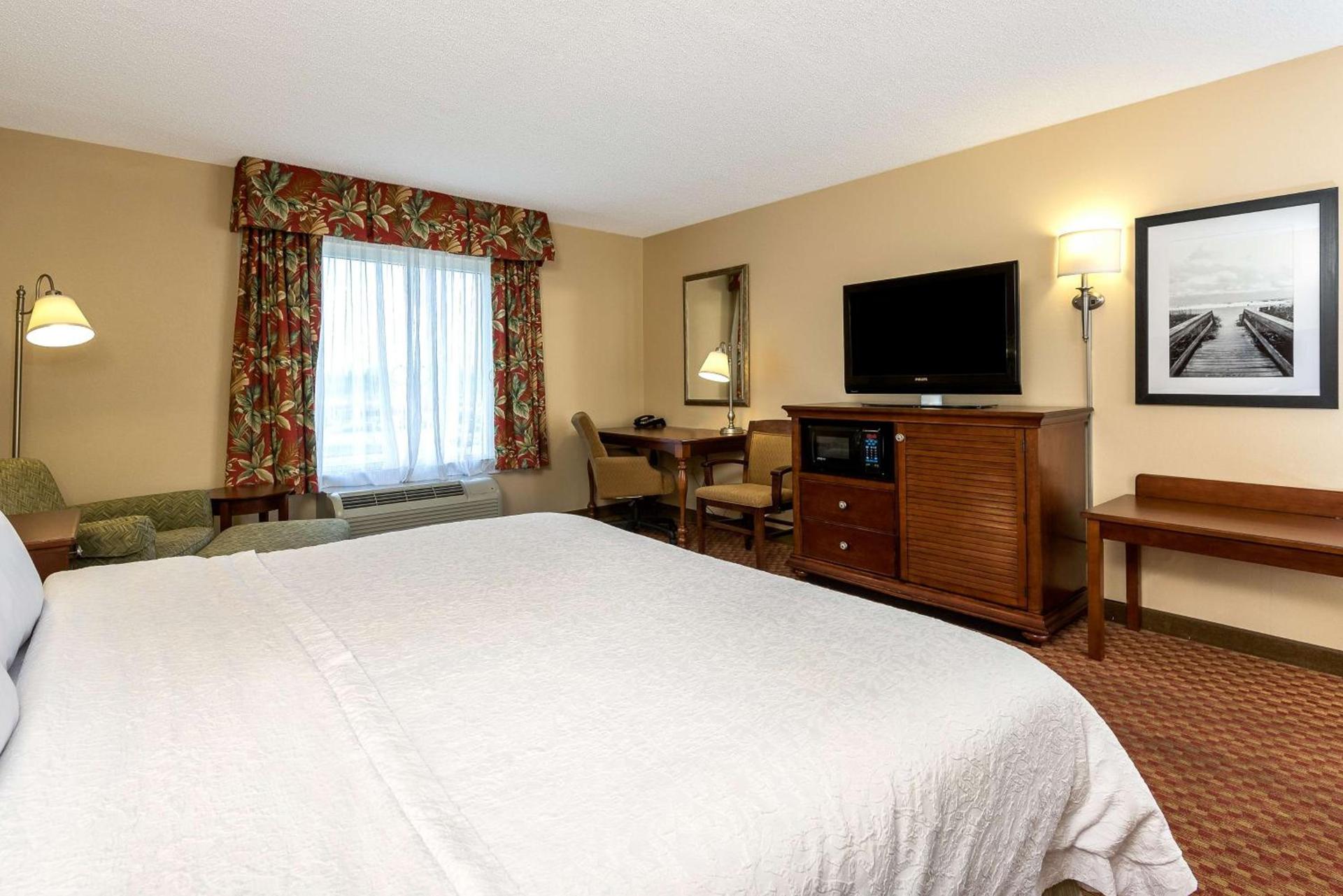 Hampton Inn & Suites Florence-North-I-95 photo 21
