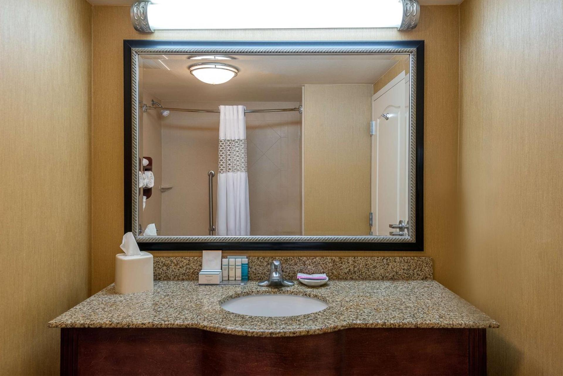 Hampton Inn & Suites Florence-North-I-95 photo 24