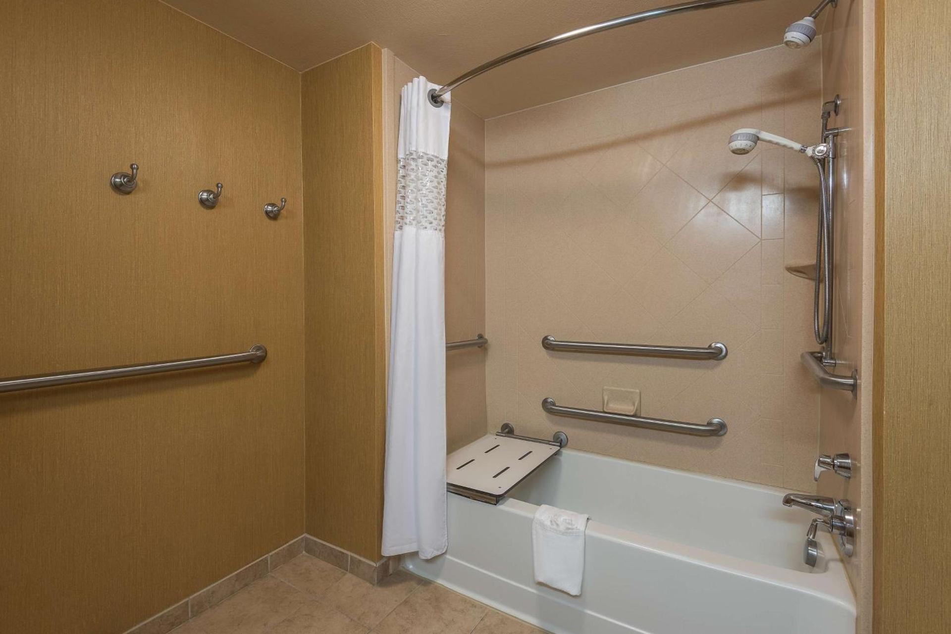 Hampton Inn & Suites Florence-North-I-95 photo 32