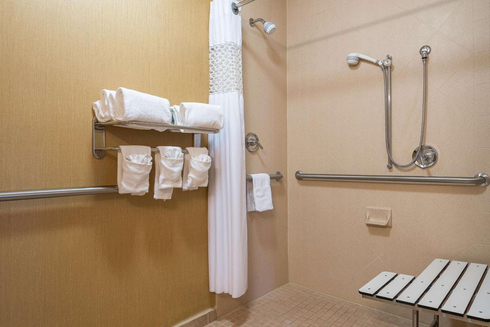 Hampton Inn & Suites Florence-North-I-95 photo 33
