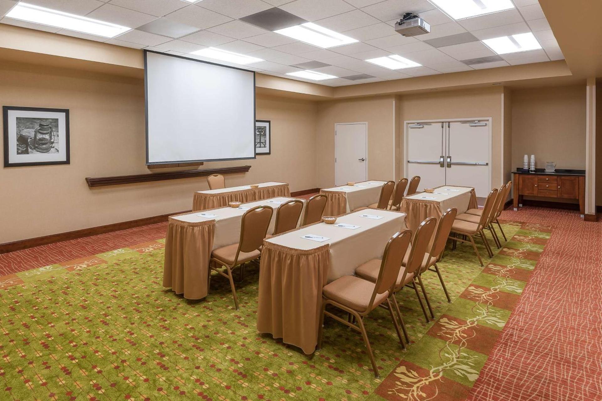 Hampton Inn & Suites Florence-North-I-95 photo 35