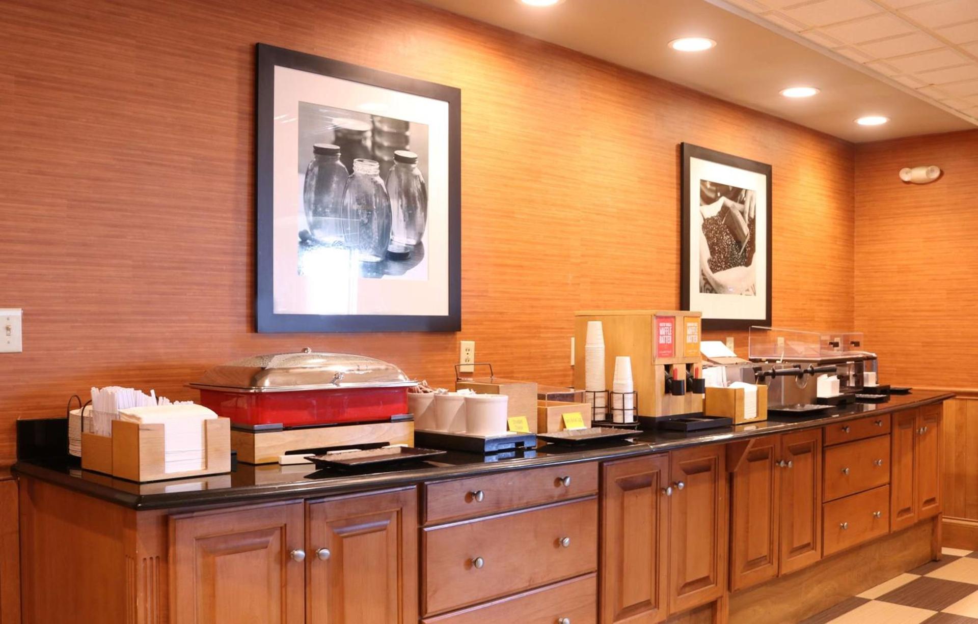 Hampton Inn & Suites Fremont photo 11