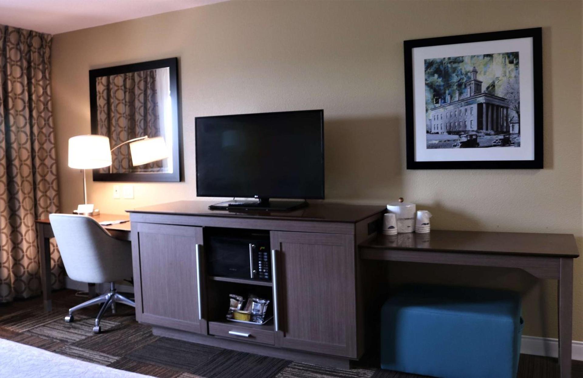 Hampton Inn & Suites Fremont photo 33