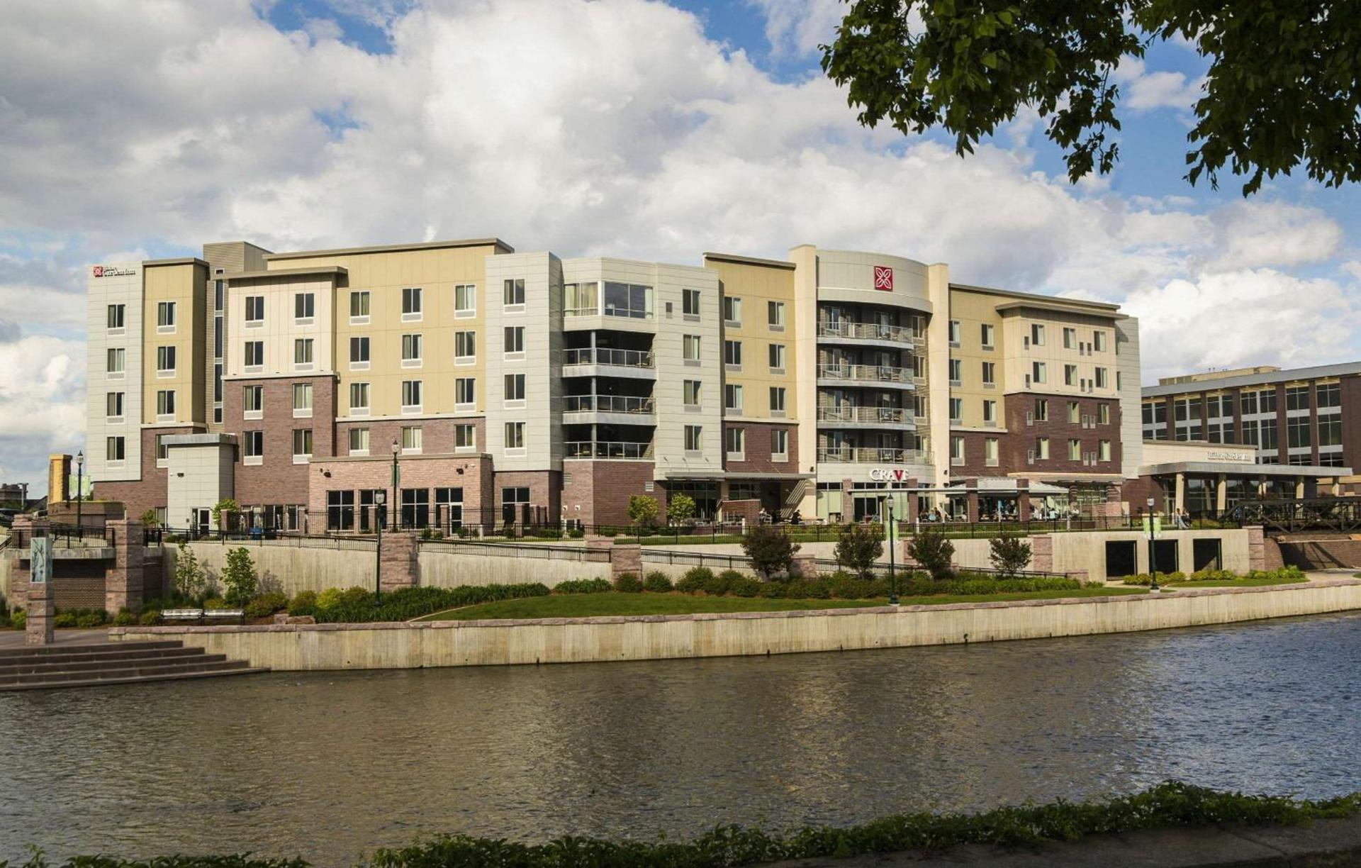 Hilton Garden Inn Sioux Falls Downtown photo 2