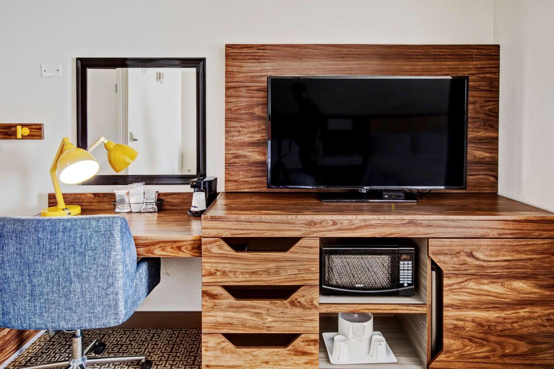Hampton Inn Van Buren photo 15