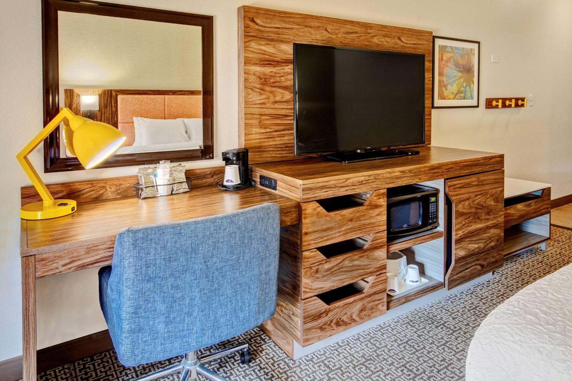 Hampton Inn Van Buren photo 17
