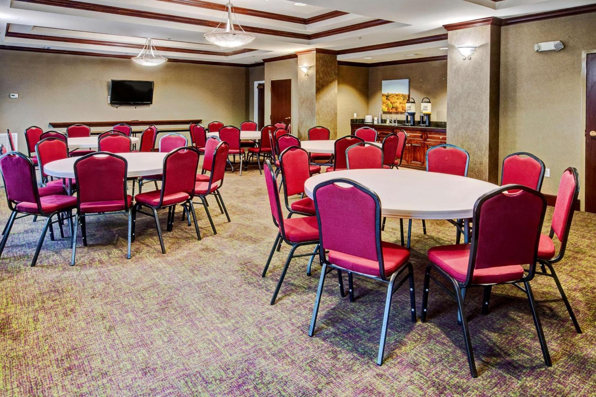 Hampton Inn Van Buren photo 22