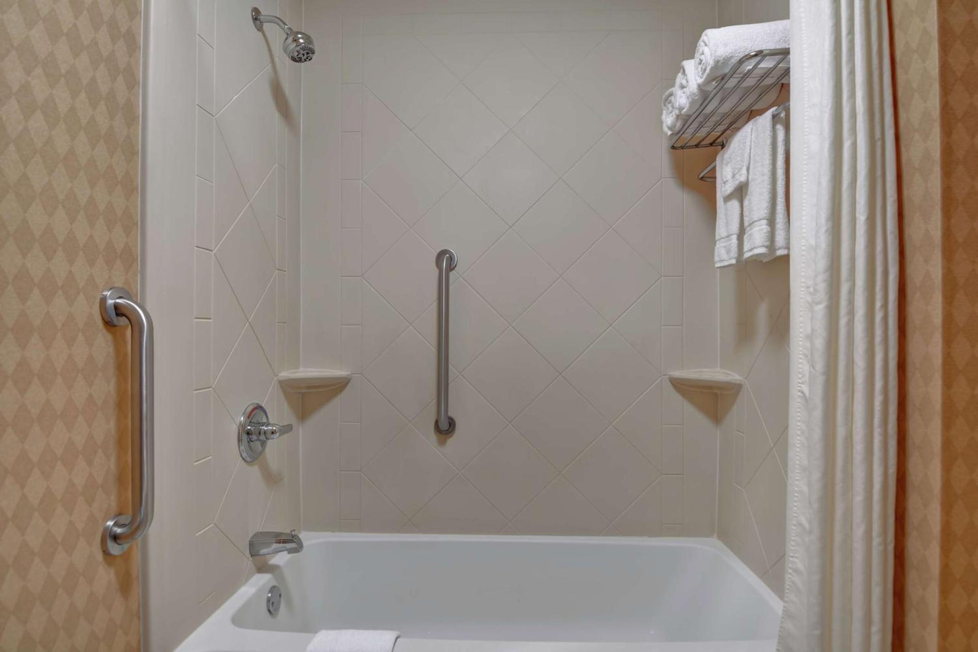 Homewood Suites by Hilton Fayetteville photo 20