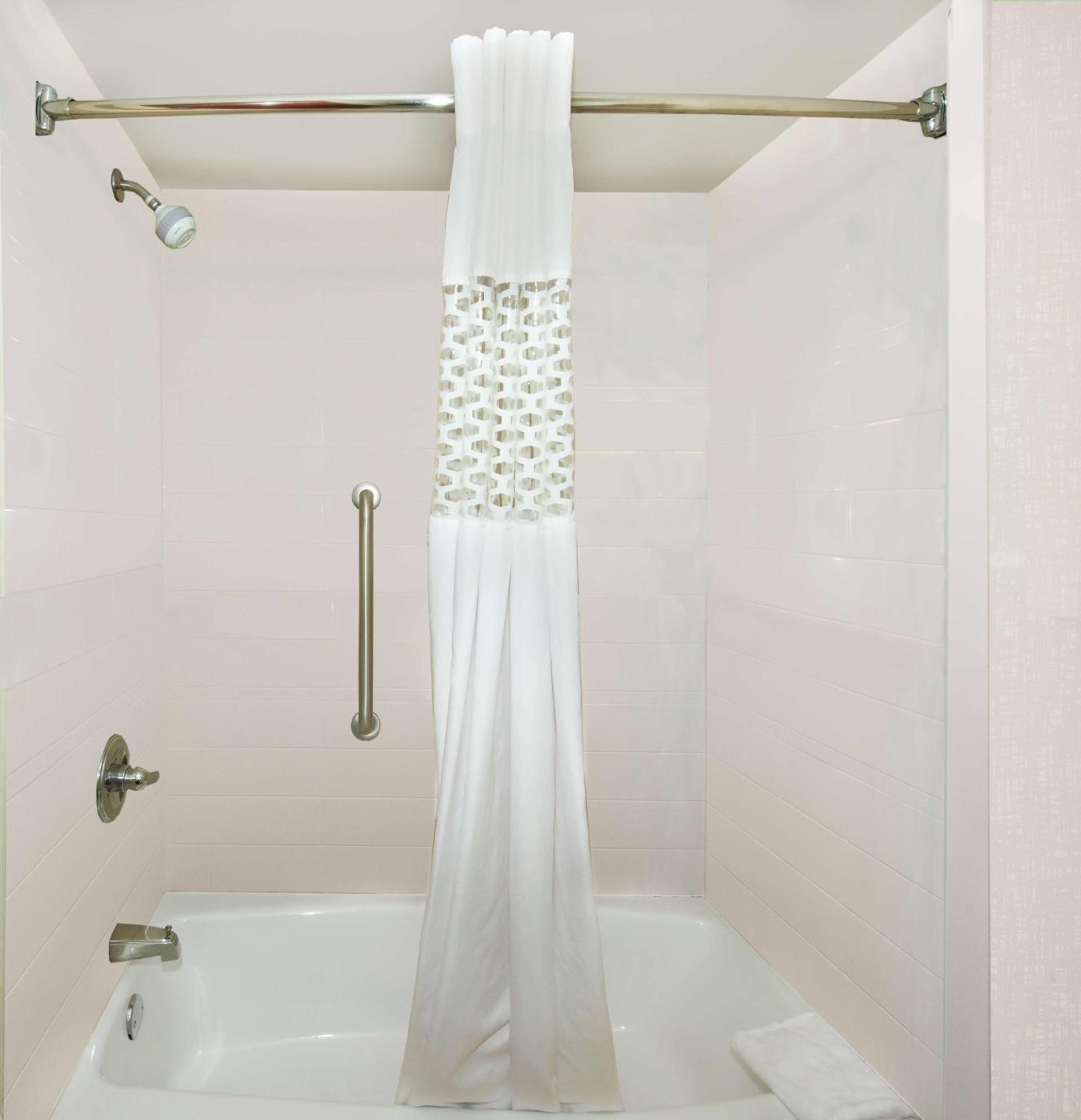 Hampton Inn Gaffney photo 18