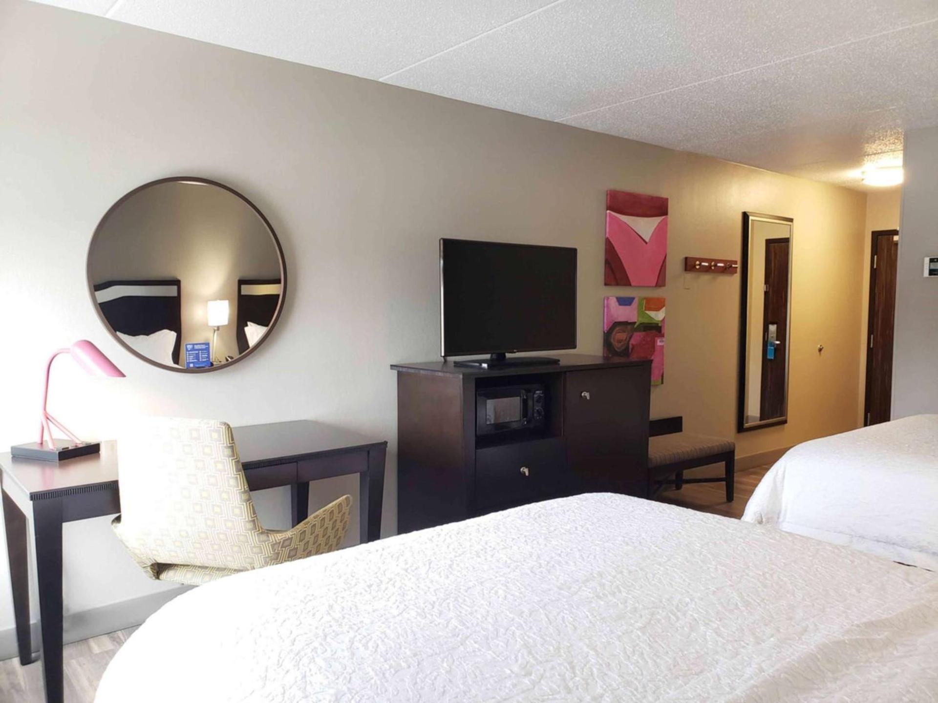 Hampton Inn Greensburg photo 11