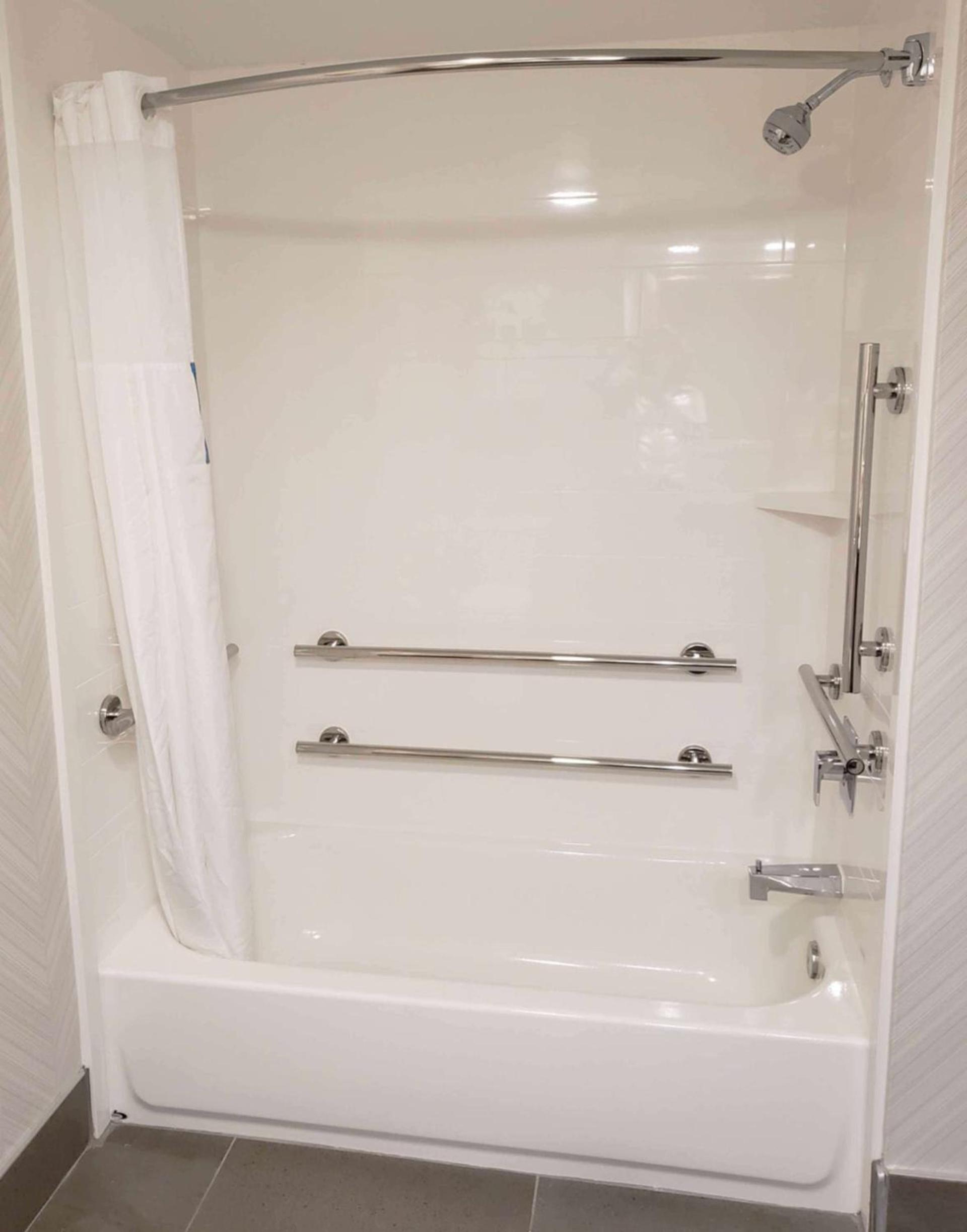 Hampton Inn Greensburg photo 15