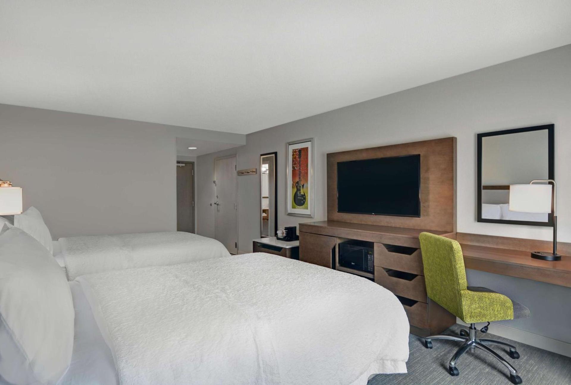 Hampton Inn Gallatin photo 16