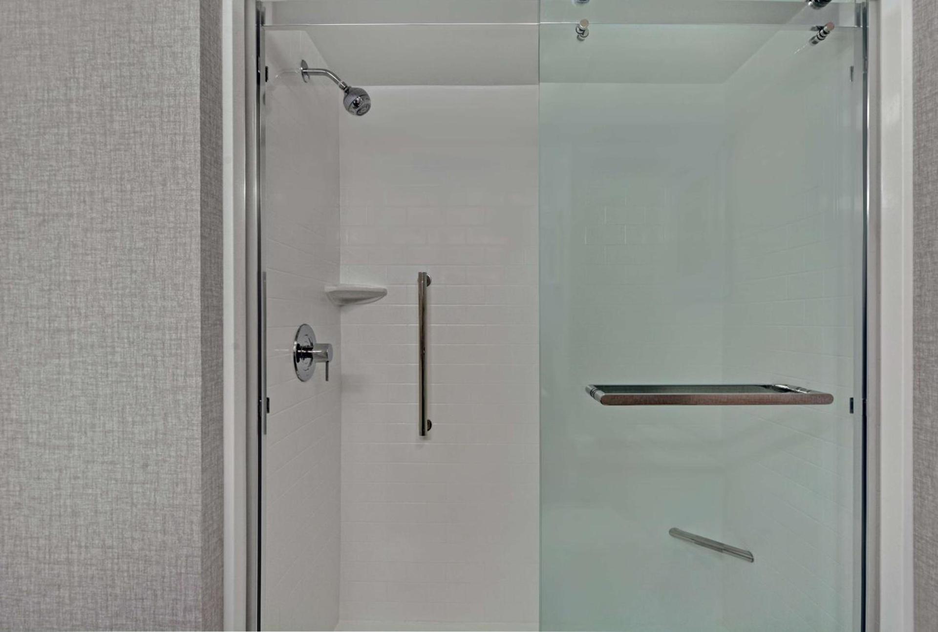 Hampton Inn Gallatin photo 21