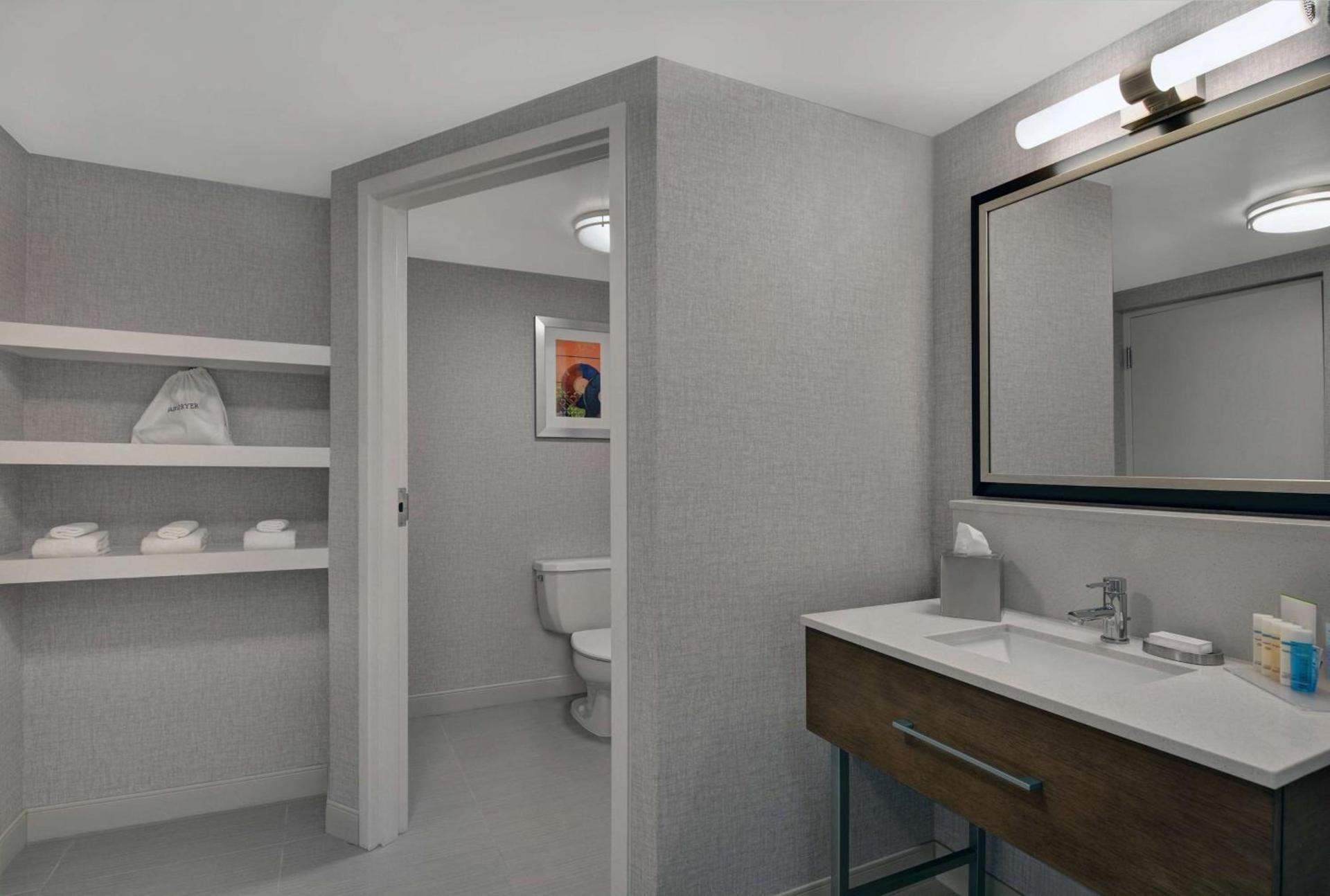 Hampton Inn Gallatin photo 22