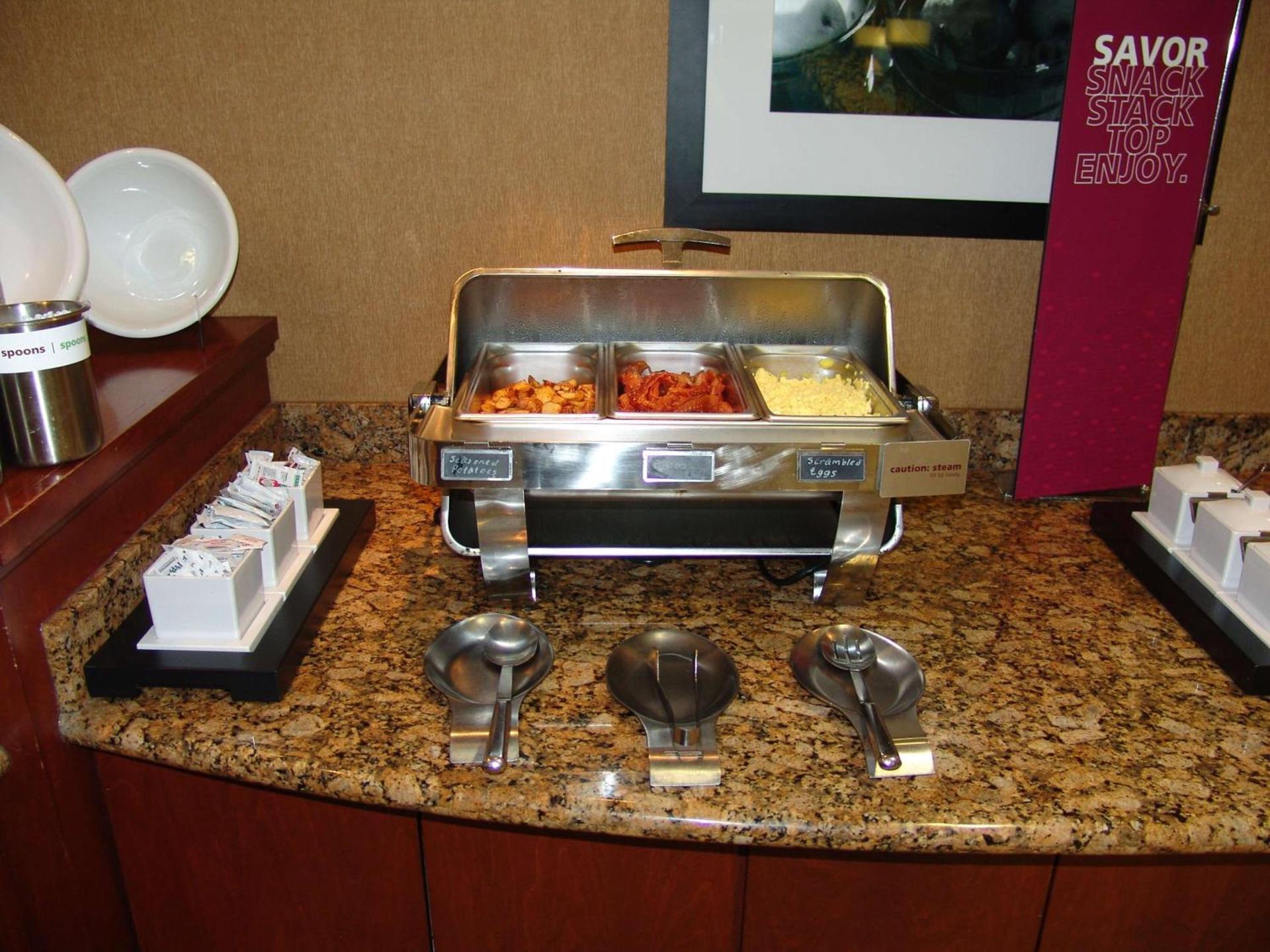 Hampton Inn Garden City photo 6