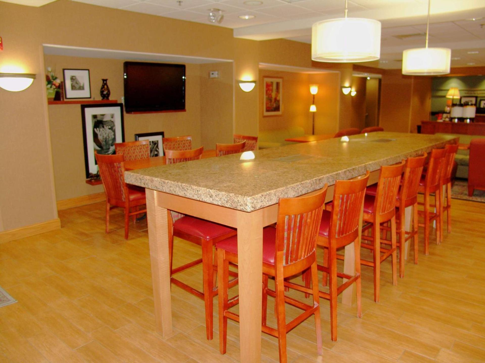 Hampton Inn Garden City photo 7