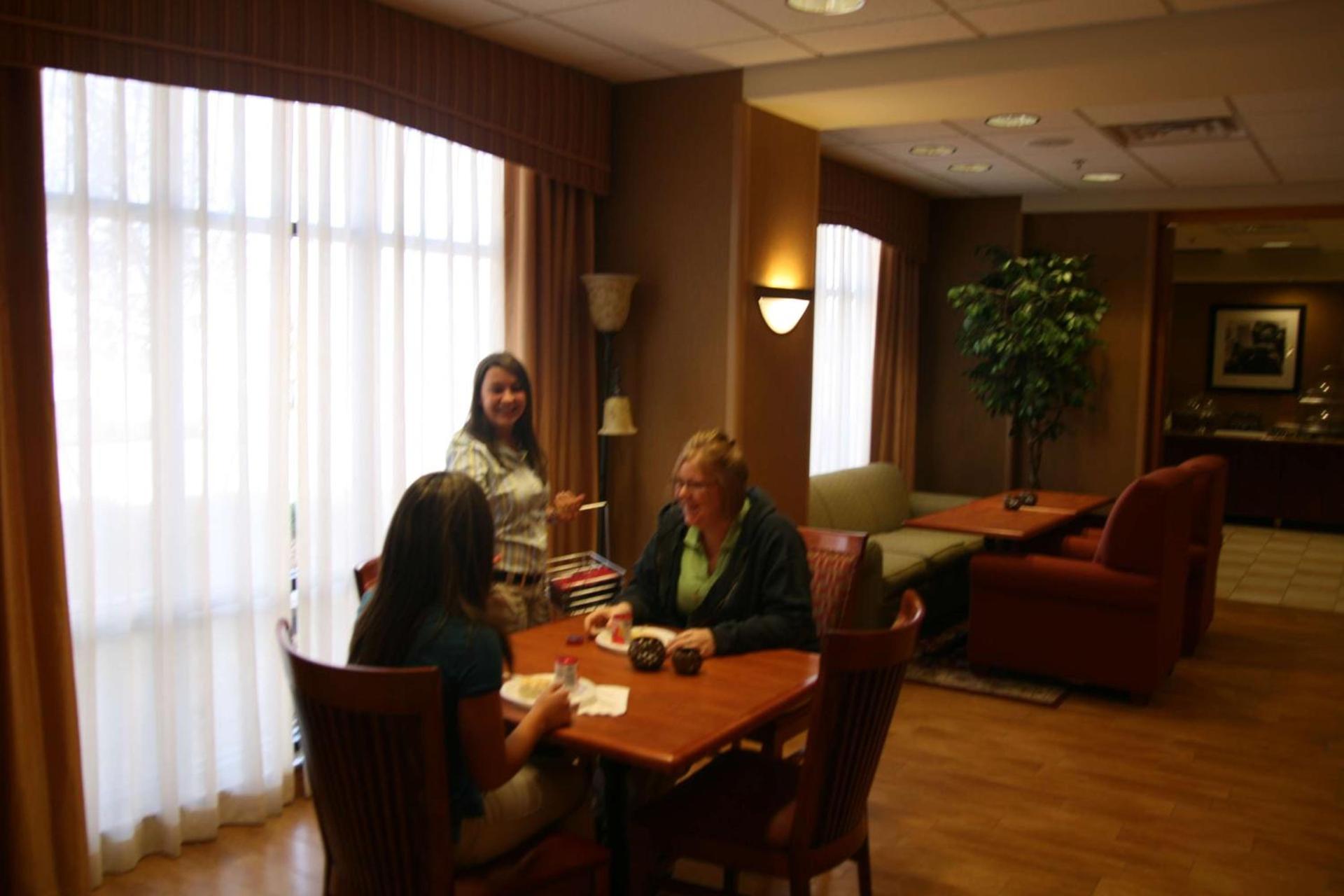 Hampton Inn Garden City photo 8