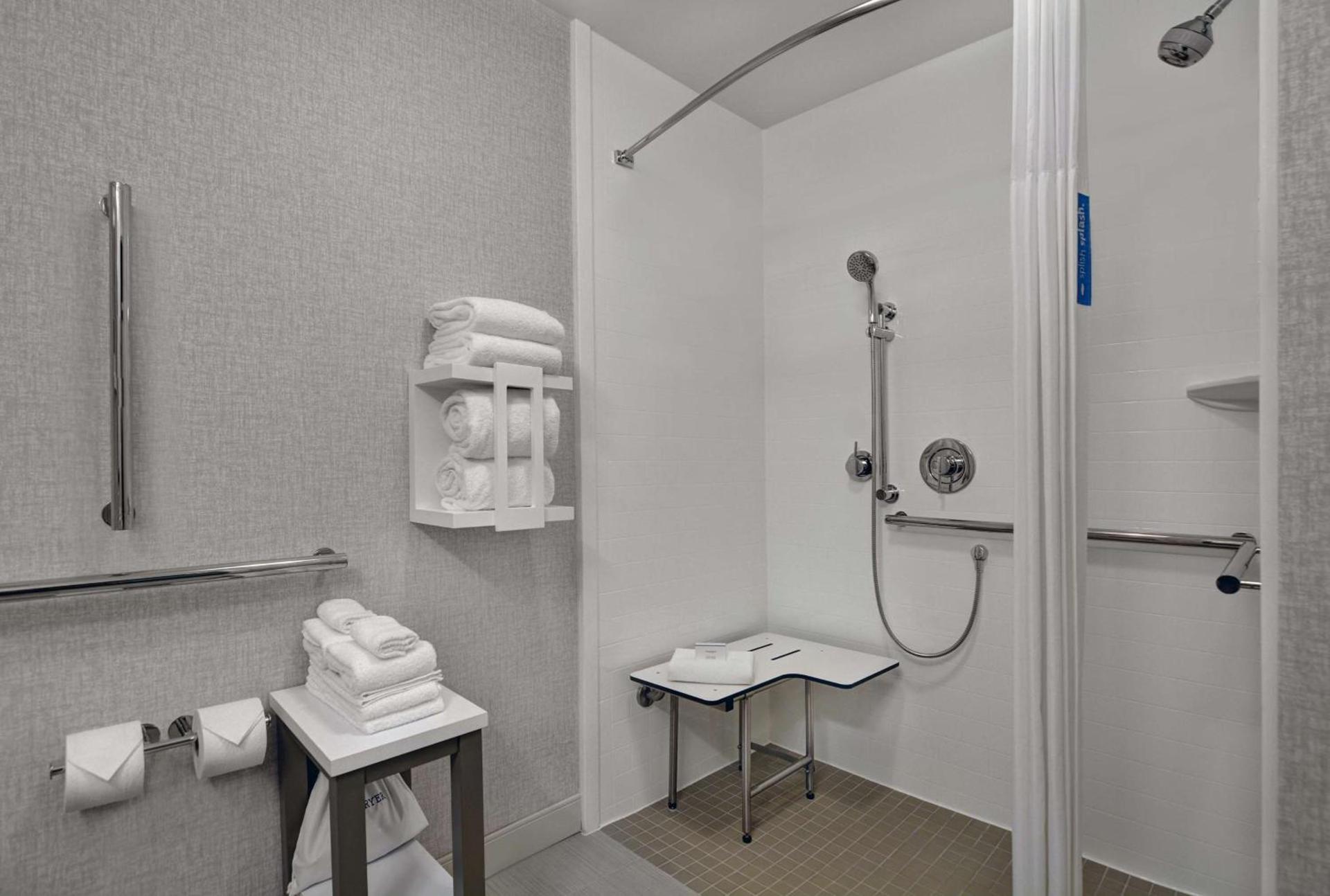 Hampton Inn Gallatin photo 35