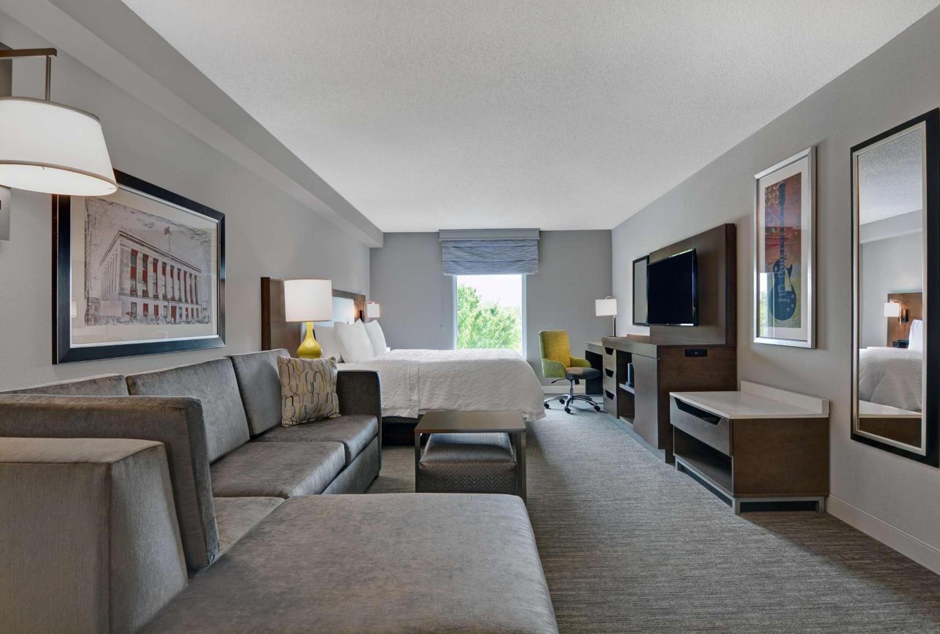 Hampton Inn Gallatin photo 37
