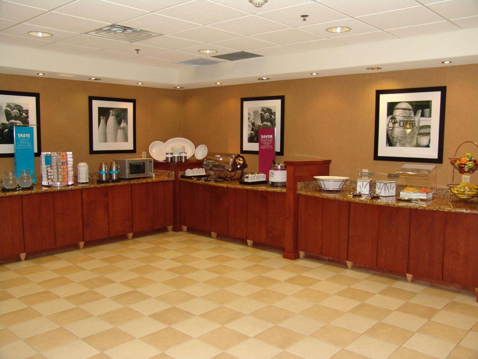 Hampton Inn Garden City photo 11