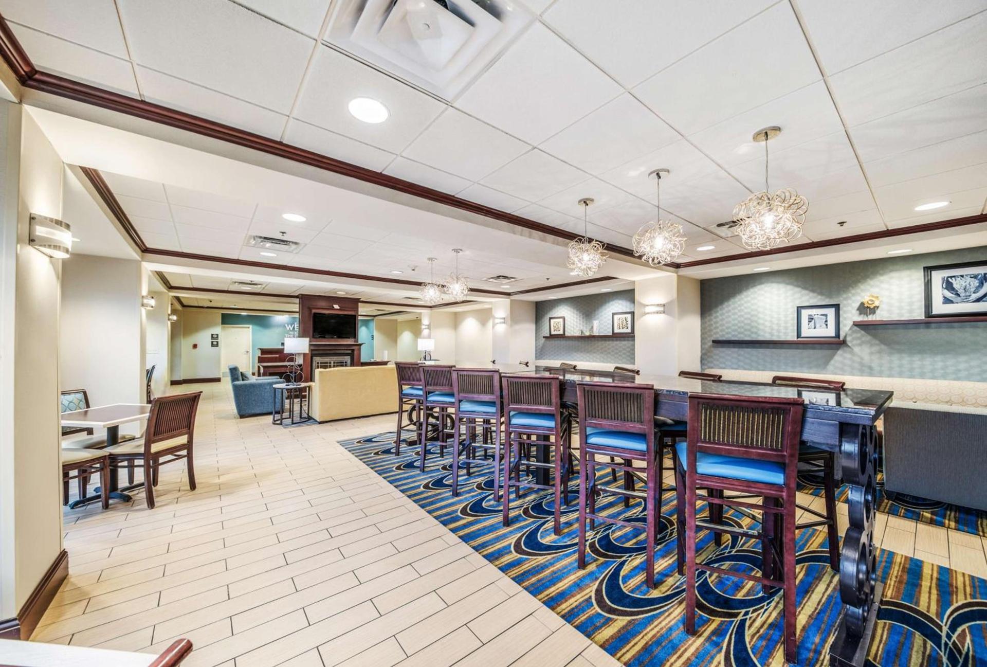 Hampton Inn Greenfield photo 3