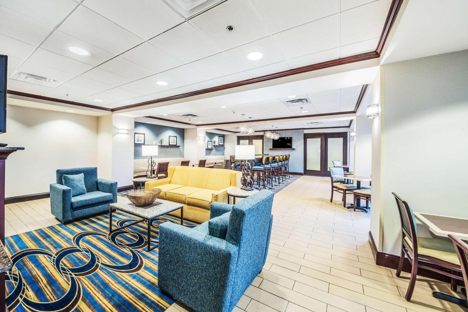 Hampton Inn Greenfield photo 7